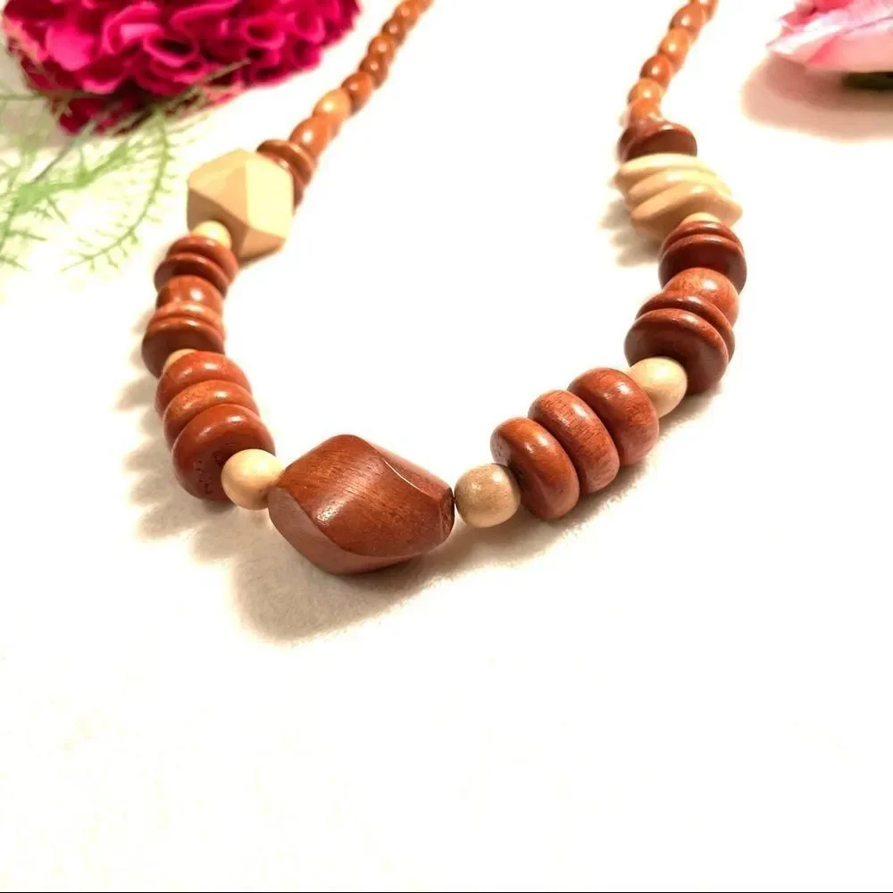VINTAGE⚜️RETRO Wooden Geometric Beaded Necklace